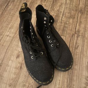 Black doc martens size 7